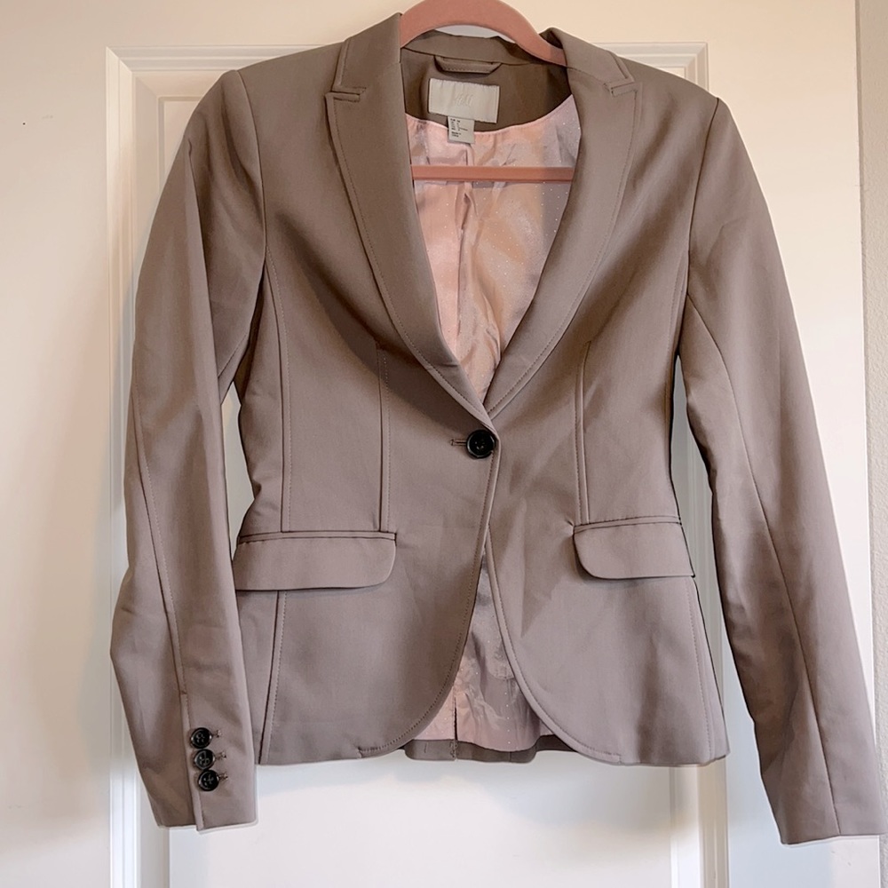 NWOT H&M Taupe Blazer